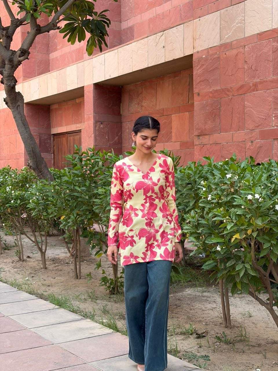 गुलाबो Kurti 🌺 (Rosy Bloom Tie-Up Kurti)