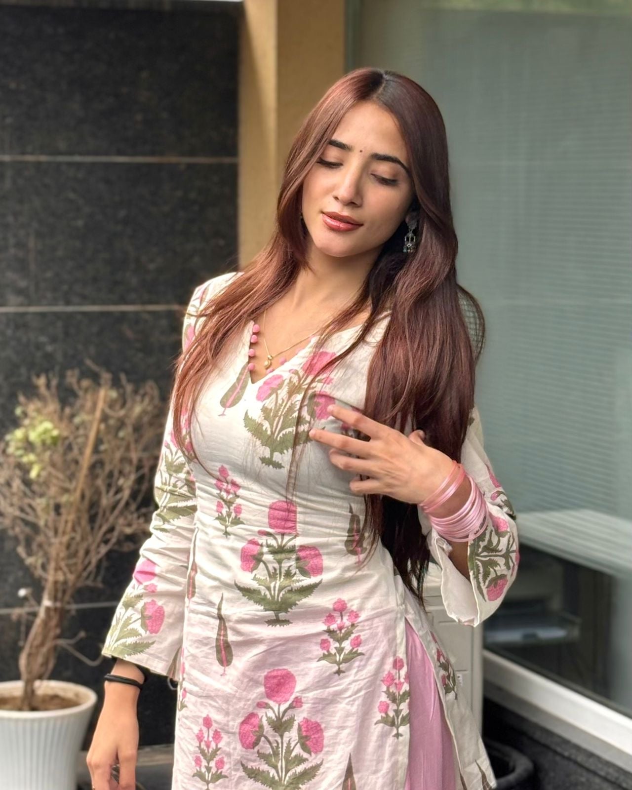 गुलनाज़ Kurti 🌸 (Blush Garden Tie-Up Kurti)