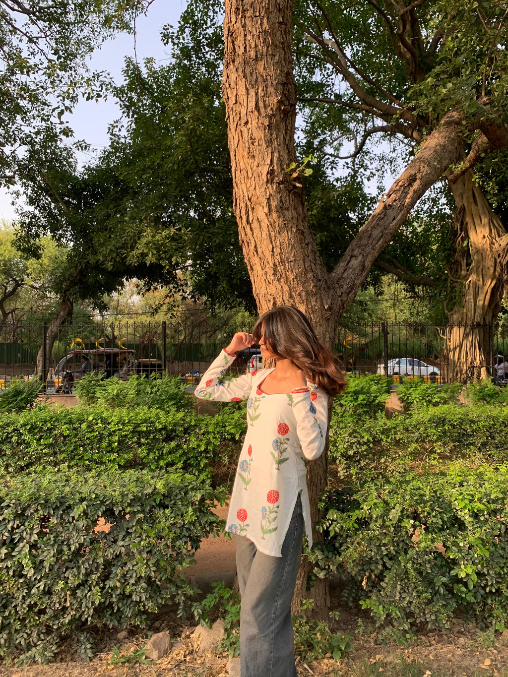 शबनम Kurti 💧 (Ivory Blossom Tie-Up Kurti)