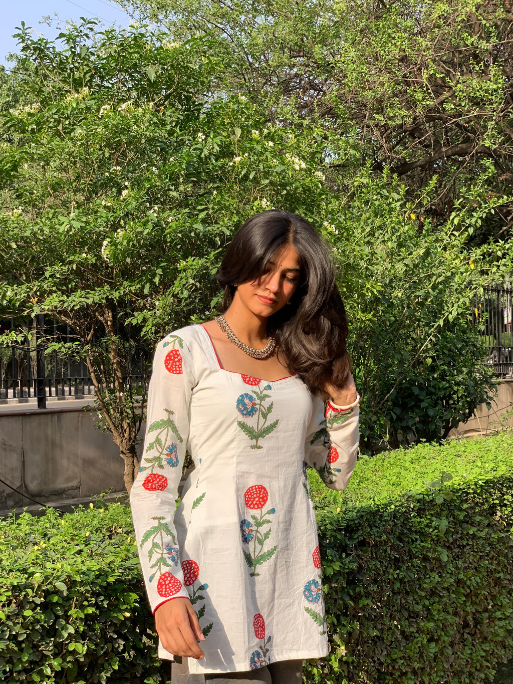 शबनम Kurti 💧 (Ivory Blossom Tie-Up Kurti)