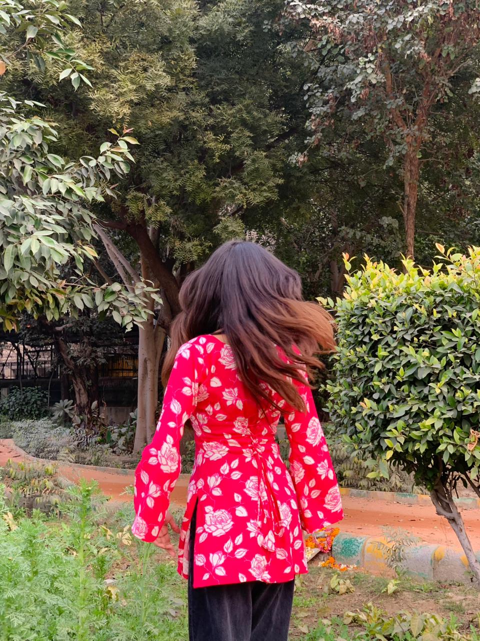 रानी Kurti 🌹 (Royal Pink Floral Flare Sleeve Kurti)