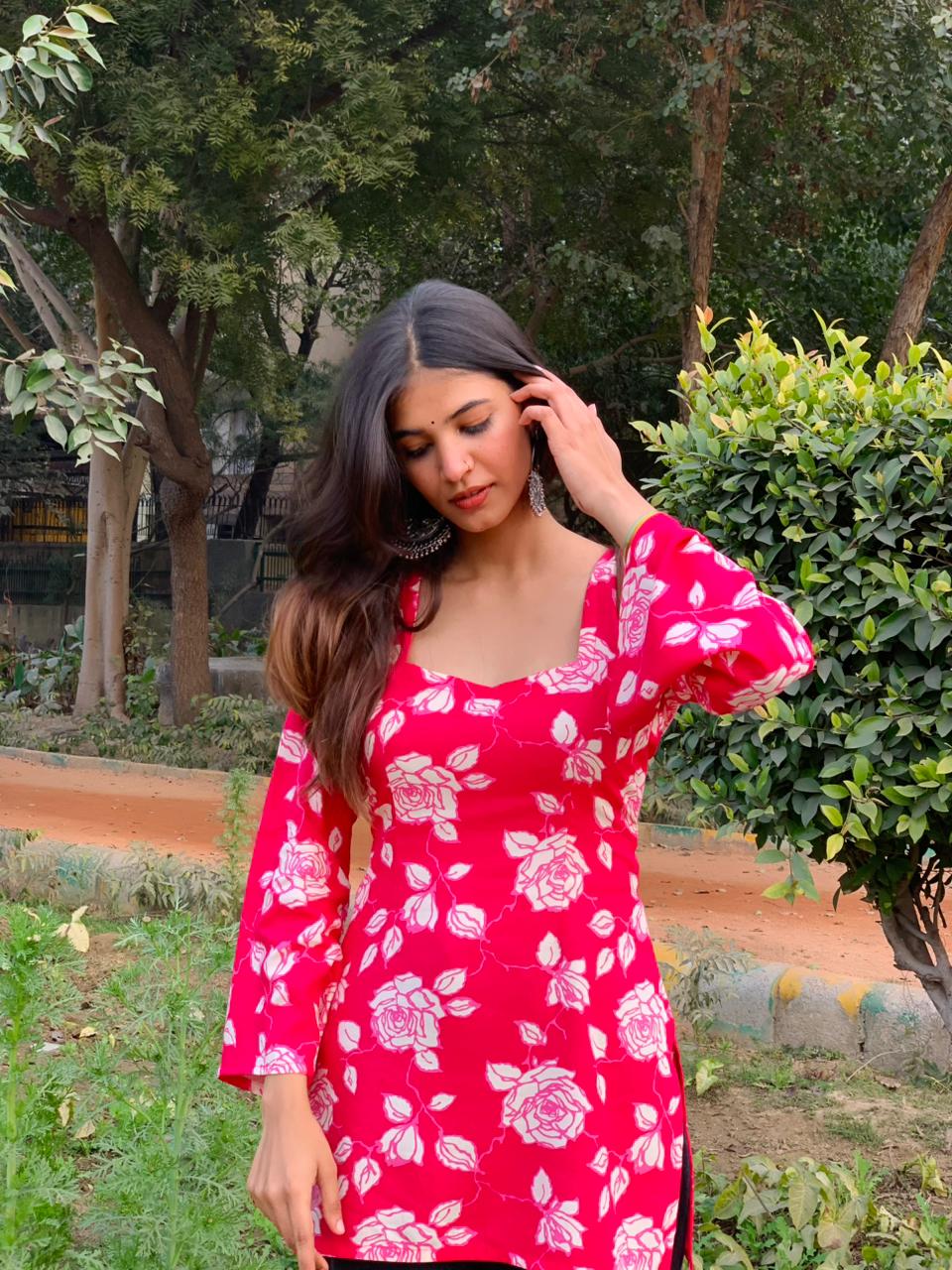 रानी Kurti 🌹 (Royal Pink Floral Flare Sleeve Kurti)