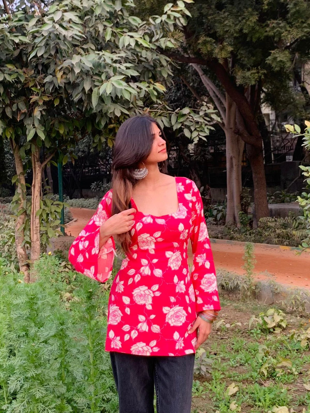 रानी Kurti 🌹 (Royal Pink Floral Flare Sleeve Kurti)