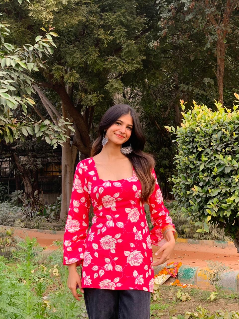 रानी Kurti 🌹 (Royal Pink Floral Flare Sleeve Kurti)