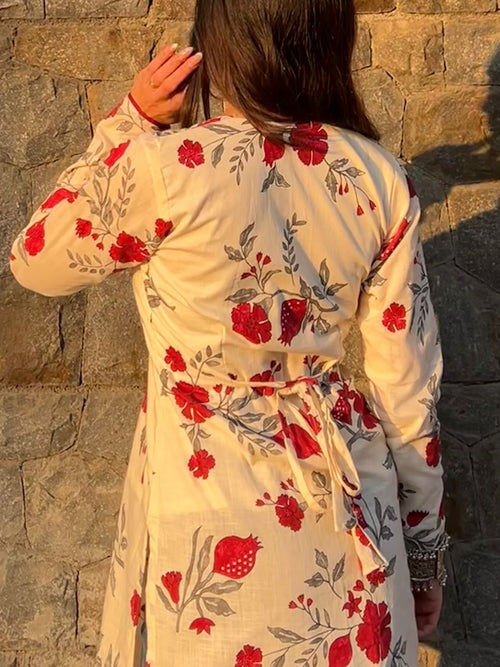आफ़ताबी Kurti 🌺 (Sunlit Rose Floral Round Square Neck Kurti) - Winter Edition