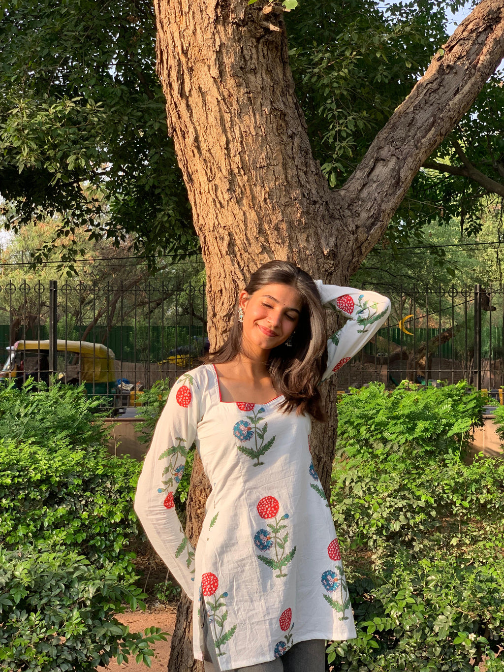 शबनम Kurti 💧 (Ivory Blossom Tie-Up Kurti)
